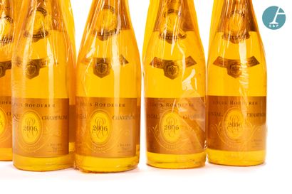 null Un carton de 6 bouteilles de Champagne CRISTAL ROEDERER Brut, Millésime 2006.

Dans...