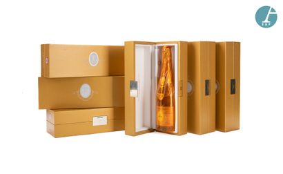 null A box of 6 boxes CRISTAL, Champagne CRISTAL ROEDERER Brut, Vintage 2006, in...