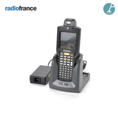 null MOTOROLA, scanneur de code-barre, modèle MC3000. Avec son socle de chargement....