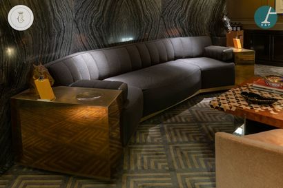 null En provenance du Cigar Lounge de l'Hôtel de Crillon

Design Tristan AUER, grand...