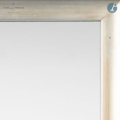 null Miroir en bois doré, marque VEGA.

H : 150 - L : 70 cm

Etat d'usage.