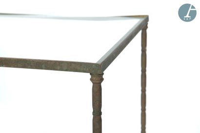 null Petite table basse, structure rectangulaire en métal, plateau en verre

Etat...