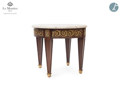 null From the Hotel Le Meurice - Room 427

Circular pedestal table in natural wood...