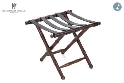 null From room 46 (Boat barn)
Folding luggage rack in natural wood, straps in black....