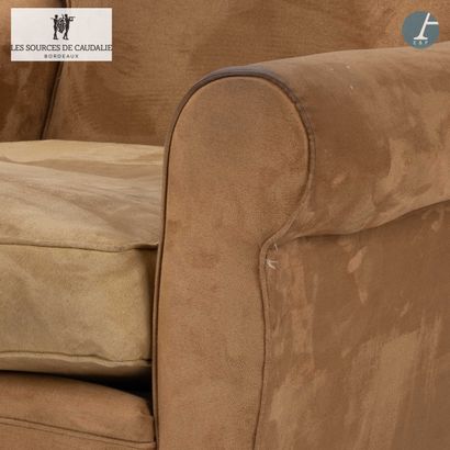 null From Sources de Caudalie (Grange à Bateaux)
Club armchair in Camel suede fabric
Condition...