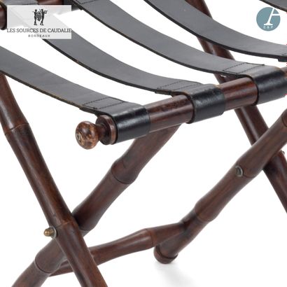 null From room 46 (Boat barn)
Folding luggage rack in natural wood, straps in black....