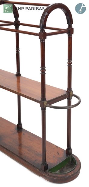 null Mahogany molded two-tray, three-arches and umbrella stand.
End of the 19th century.
H...