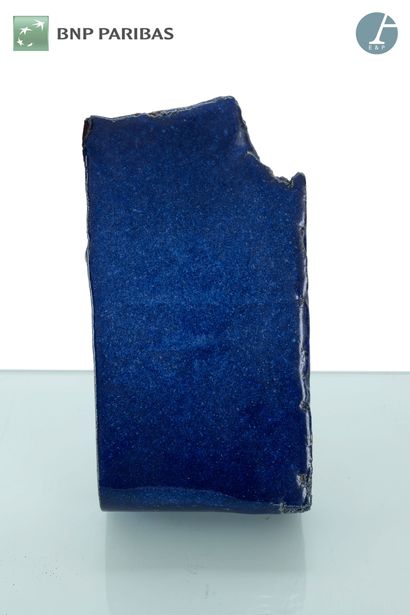 null Bernard DEJONGHE (1942)
Pièce en verre transparent et céramiqué vernissée bleu...