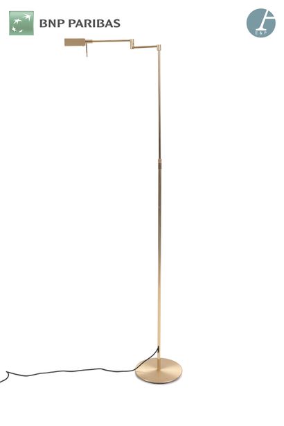 null HOLTKOTTER Editor, articulated reading lamp in brushed gold metal.

H : 137cm...