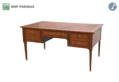 null Minister desk, in natural wood and veneer, decorated with light wood marquetry,...