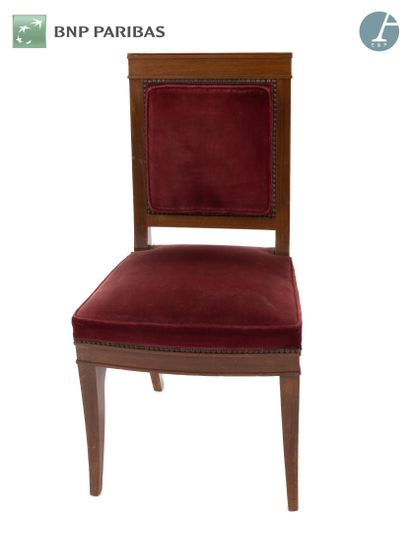 null Suite of four chairs in molded and carved natural wood, square back, burgundy...
