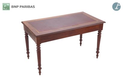 null Flat desk in natural wood and mahogany veneer opening with two drawers in the...