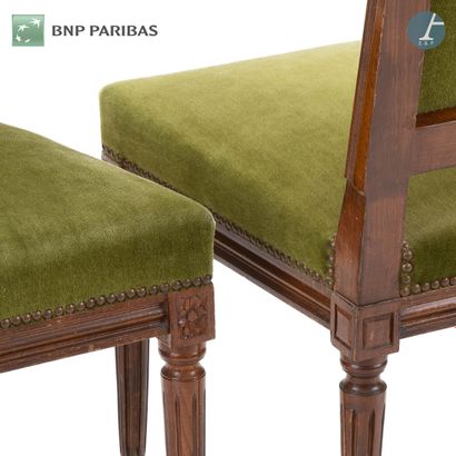 null Suite of three chairs in natural wood molded and carved. The upholstery in green...