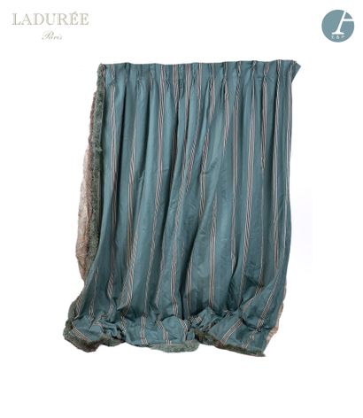 null From the Maison Ladurée - Offices.

A reversible curtain in blue silk with black...