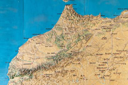 null Grande carte en relief de l’Afrique du Nord à l’échelle 1/500 000e. 

Belle...