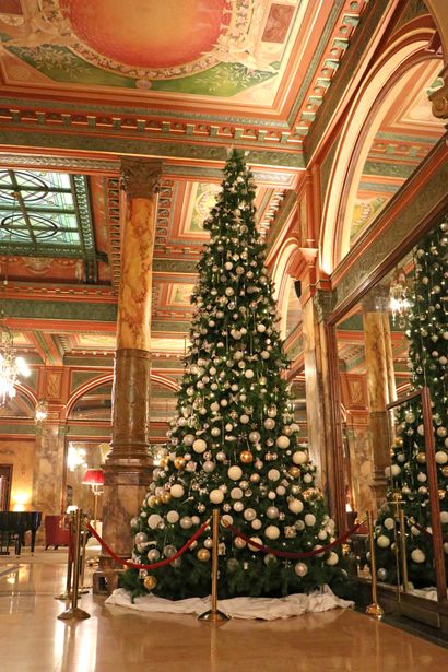 null From the Hotel Métropole (Brussels):
Large artificial Christmas tree, dismantled...