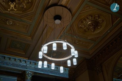 null From the Rubinstein Room of the Metropole Hotel (Brussels):
Large modern chandelier...
