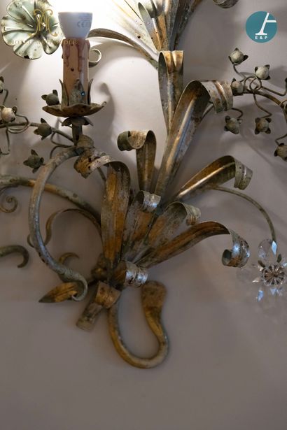 null From the Indian Garden of the Metropole Hotel (Brussels):
Pair of sconces with...
