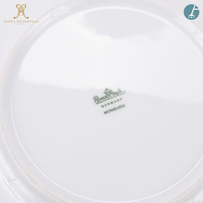 null From the Hotel Métropole (Brussels):
Set of 10 white porcelain plates with scroll...
