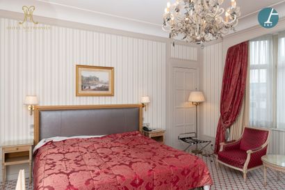 null From the Metropole Hotel (Brussels): 
Complete furniture of Room 535.
Modern...