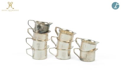 null From the Hotel Metropole (Brussels): 
Set of 9 small silver plated cream pots...