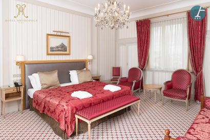 null From the Metropole Hotel (Brussels) : 
Complete furniture of the room 519
Modern...