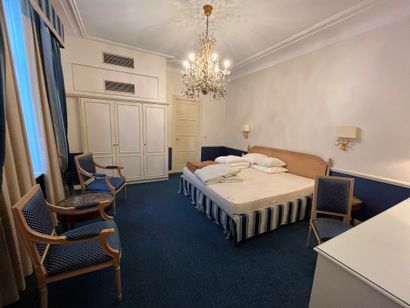 null From the Metropole Hotel (Brussels): 
Complete furniture of the Room 450.
Modern...