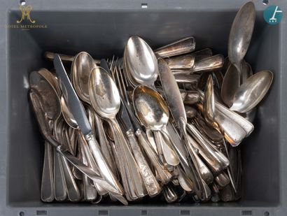 null From the Hotel Metropole (Brussels): 
Lot of three cases of silver plated flatware,...