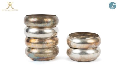 null From the Metropole Hotel (Brussels): 
Set of 6 silver plated finger bowls (blackened,...