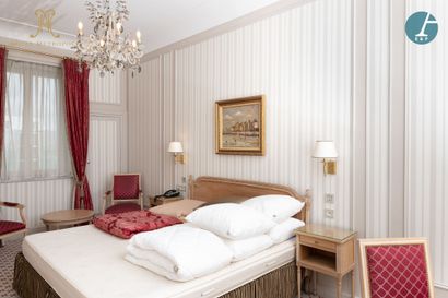 null From the Hotel Métropole (Brussels) : 
Complete furniture of the room 520
Modern...