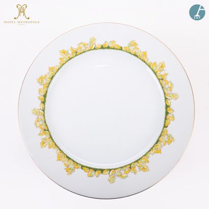 null From the Hotel Metropole (Brussels): 
Set of 10 white porcelain plates, gold...
