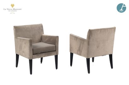 null Pair of armchairs entirely upholstered in gray velvet, straight backrests and...