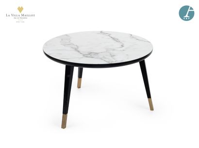 null Circular coffee table, tripod base in blackened wood, gilded metal shoes, round...