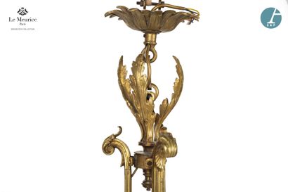 null From the Hôtel Le Meurice.
Chased and gilded bronze chandelier, stylized petals...
