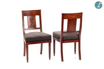 null Pair of chairs in mahogany and mahogany veneer, openwork back with central crosspiece...