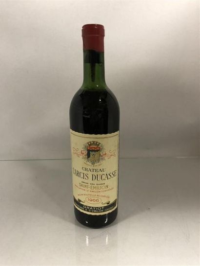 null 1 Bouteille de Château LARCIS DUCASSE GCC SAINT EMILION 1966 (haute épaule)