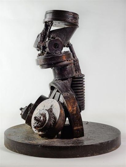 null Fred VALERE (XX) "Buste de femme" Sculptrure en métal soudé. H: 40 cm