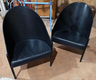 null Philippe STARCK. Paire de fauteuils modèle Pratfall en métal, bois et cuir....