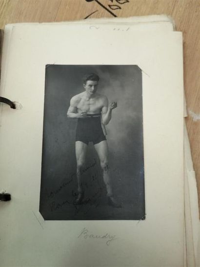 null Album de PHOTOGRAPHIES d'amateurs. Circa 1920. Vue de Mayence, Dusseldorf, Cologne,...
