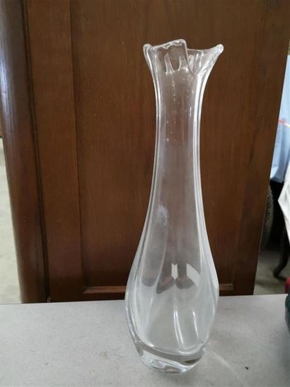 null DAUM France. Vase soliflore en cristal. H: 31 cm