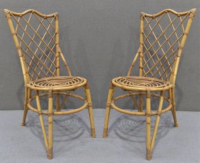null PAIR OF Rattan chairs with round seat and high back. Middle XXth. 
92 x 42 x...
