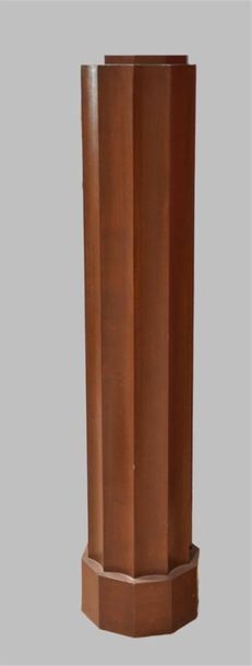 null Wooden column with wide flutes. Art Deco style ( Small jump of veneer.) H :...