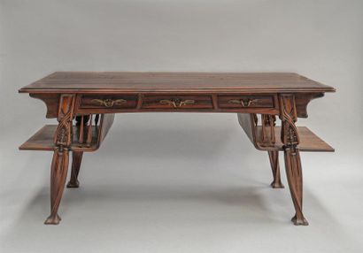 null Louis MAJORELLE (1859-1926)
OFFICE model called "aux pommes de pin" in rosewood...