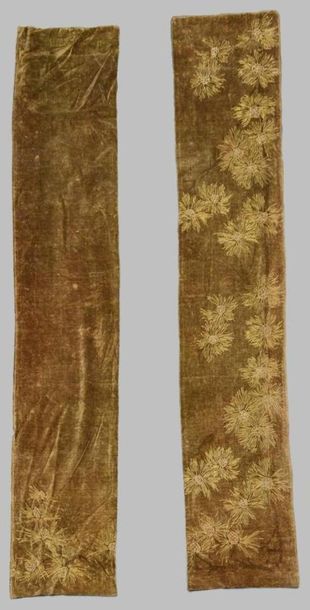 null FOR THE MAJORELLE'S HOUSE. Two strips of stamped velvet with "pine cones" motifs...