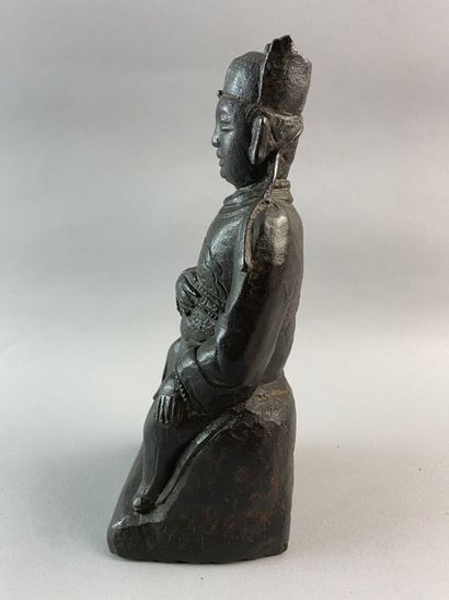 null CHINE - Epoque MING (1368 - 1644)

Statuette de dignitaire en bronze à patine...