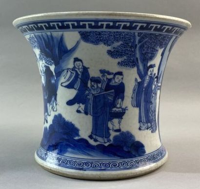 null CHINE - Epoque KANGXI (1662 - 1722)

Crachoir "zhadou" en porcelaine décorée...