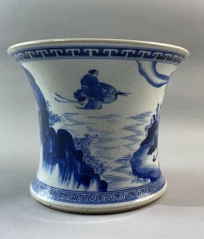 null CHINE - Epoque KANGXI (1662 - 1722)

Crachoir "zhadou" en porcelaine décorée...