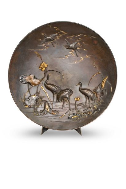 null JAPON - Epoque MEIJI (1868 - 1912)

Grand plat en bronze à décor en taka bori...