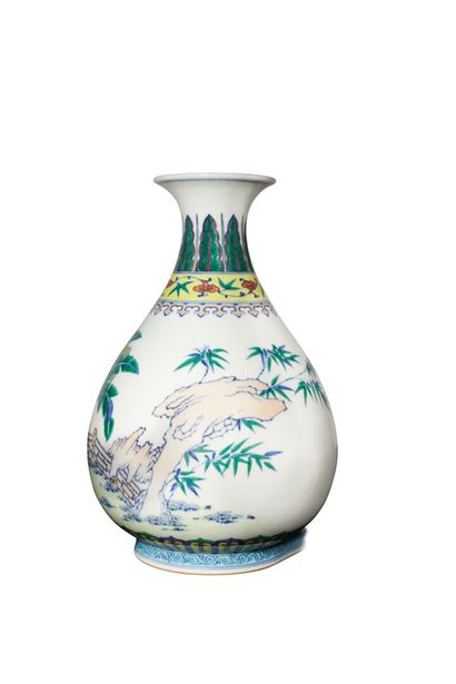 null CHINE - dynastie Qing ou postérieure

Vase de forme yuhuchunping en porcelaine...