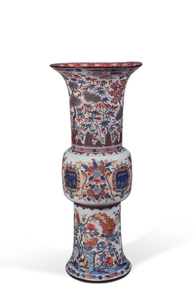 null SAMSON - XIXe siècle

Important vase de forme "gu" en porcelaine décorée en...